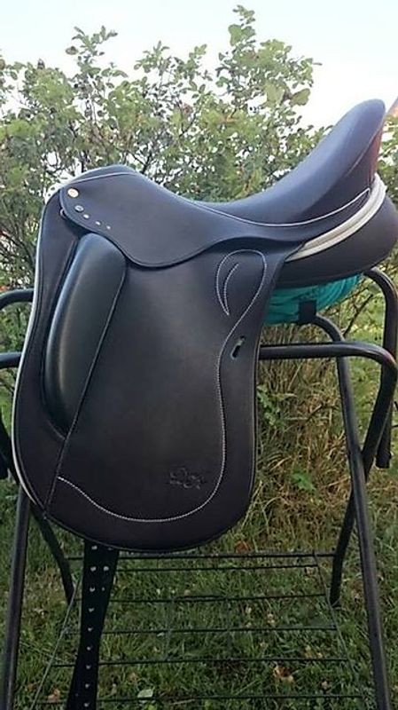 DK Dressursal Bond ll