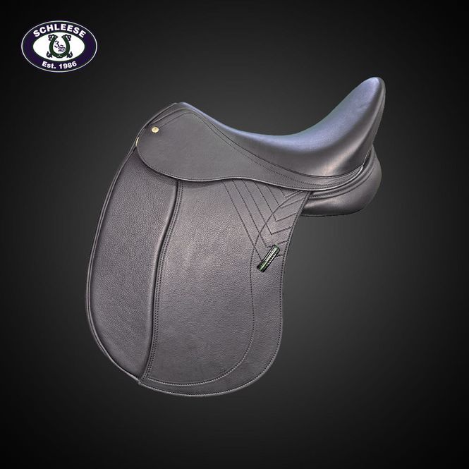 Hovedbilde CL Dressursal Emilio